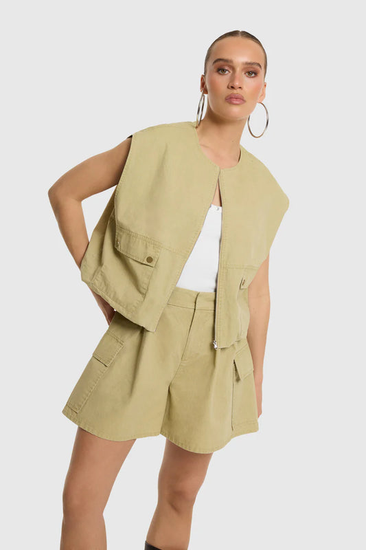 Refined Department - Short | Uma